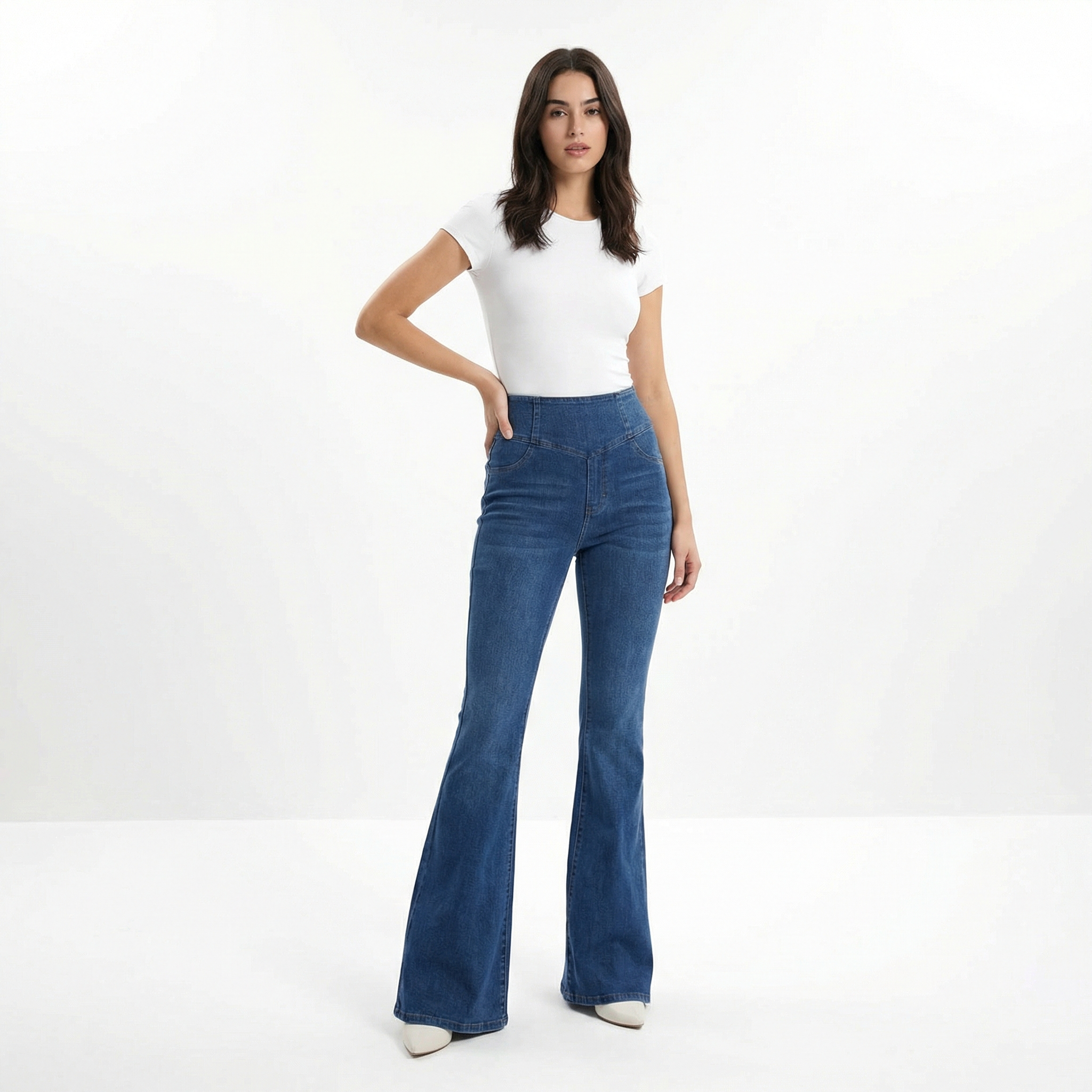 Luna Flare Jeans – High-Waist Sculpt Fit