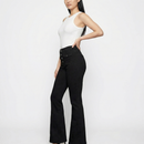 Luna Noir Flare Jeans – High-Waist Power Fit