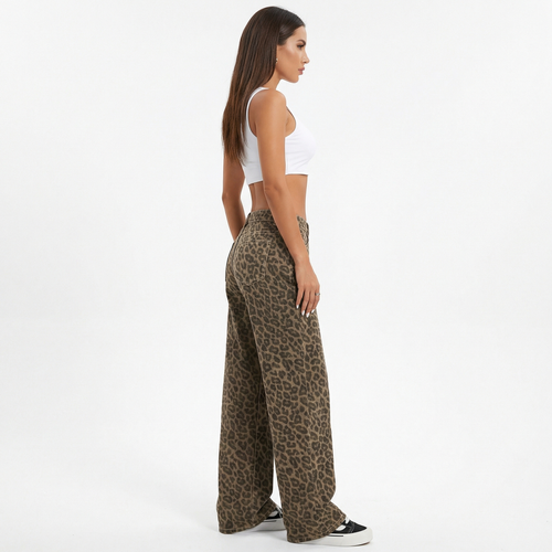 Vera Straight Jeans – High-Waist Essential Fit