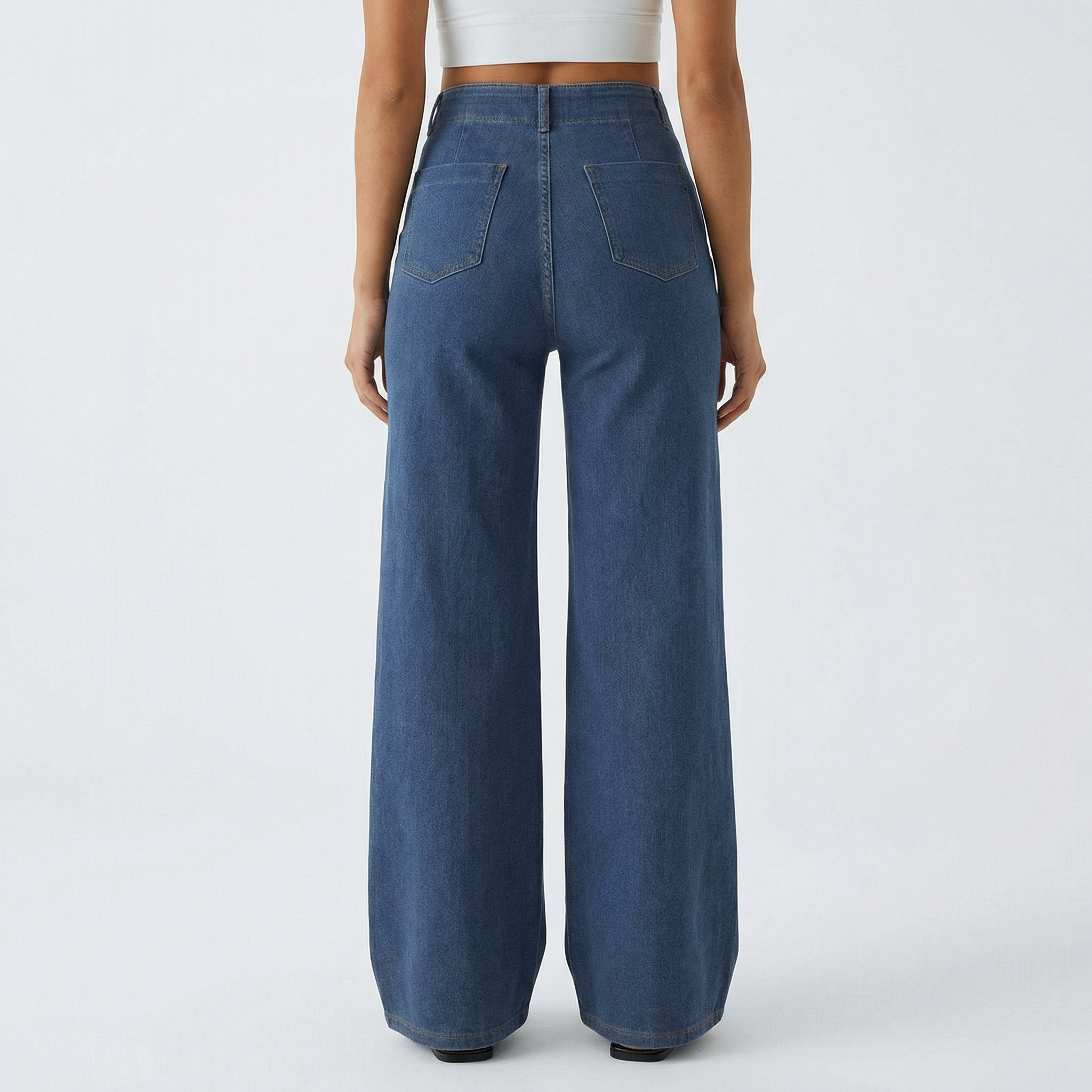 Indigo Straight Jeans – Relaxed High-Waist Fit